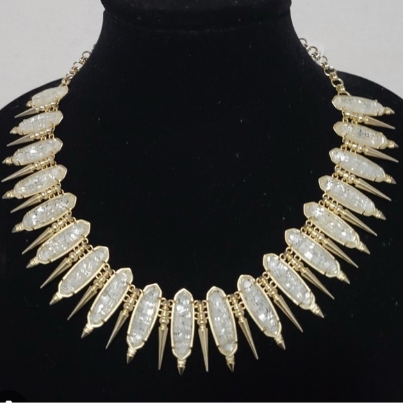 Kendra Scott Jewelry - NWOT [Kendra Scott] Gwendolyn Statement Necklace Gold & Crushed Abalone